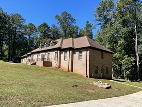 4867 Dean Ln SW in Lilburn, GA - Building Photo - Building Photo