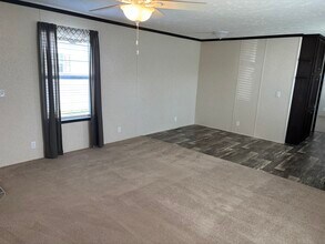 158 Washington in Belleville, MI - Building Photo - Building Photo