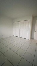 5831 SW 36th Ct in Davie, FL - Building Photo - Building Photo