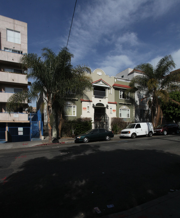 311 Witmer St in Los Angeles, CA - Building Photo