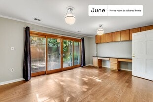 Room in Shared 7 bed/4 bath home in Washington, DC - Building Photo