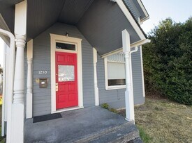 1250 Ellis St in Bellingham, WA - Building Photo