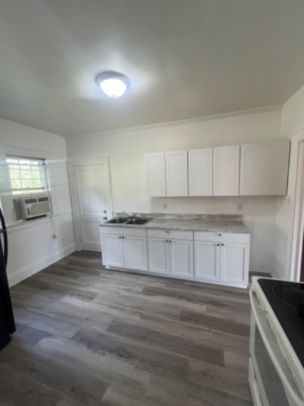 property at 10 Edglawn Ave
