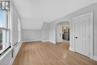 228 Dufferin St in Fort Erie, ON - Foto de edificio - Building Photo