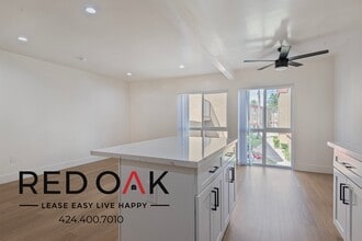 17830 Sherman Way in Los Angeles, CA - Building Photo - Building Photo