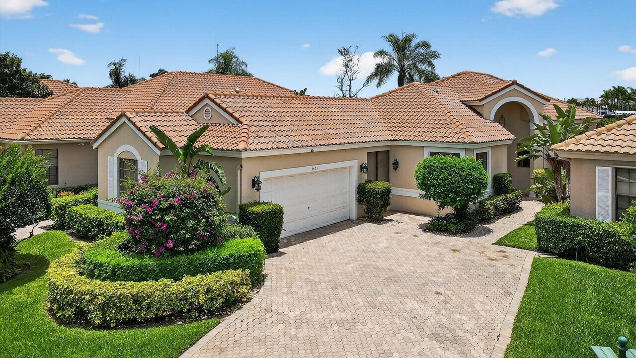 4465 Barclay Fair Way in Wellington, FL - Building Photo