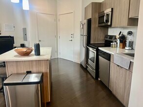 361 Newark Ave in Jersey City, NJ - Building Photo - Building Photo