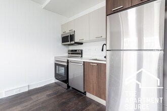 1555 W Hollywood Ave in Chicago, IL - Building Photo - Building Photo