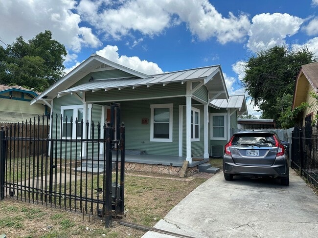 1619 Nolan St in San Antonio, TX - Building Photo - Building Photo