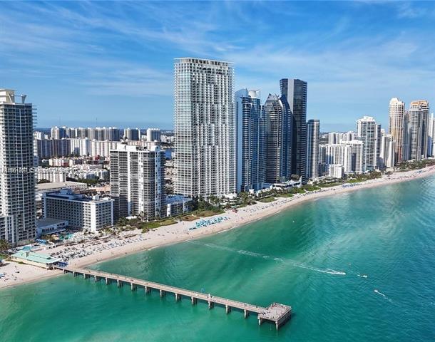 16711 Collins Ave, Unit 2505 in Sunny Isles Beach, FL - Building Photo - Building Photo