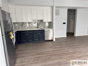 617 Lincoln Blvd in Middlesex, NJ - Building Photo - Building Photo