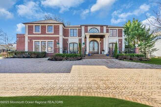 13 Valley Forge Rd in Eatontown, NJ - Building Photo - Building Photo