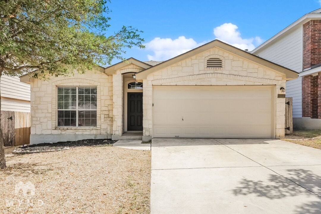 10210 Briar Rose in San Antonio, TX - Building Photo
