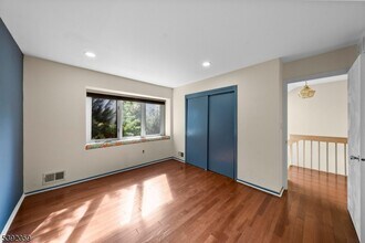 148 Riverbend Dr in North Brunswick, NJ - Building Photo - Building Photo