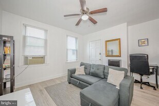 221 35th St NE in Washington, DC - Building Photo