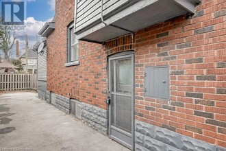 38 Ashford Blvd in Hamilton, ON - Building Photo - Building Photo