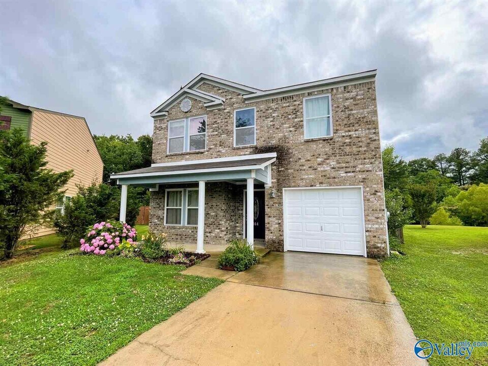 144 Belle Haven Dr in Owens Cross Roads, AL - Building Photo