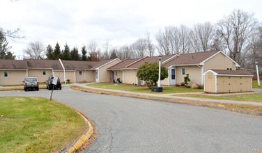 Orchard Hill Estates I & II in Coventry, CT - Building Photo - Building Photo