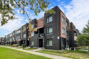 370 Red Maple Rd in Richmond Hill, ON - Building Photo