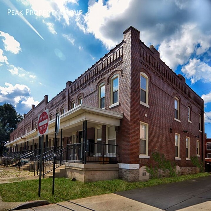 1651 N Pearl St in Columbus, OH - Building Photo