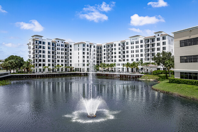 Indigo West Palm Beach in West Palm Beach, FL - Foto de edificio - Building Photo