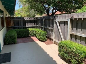 181 N Kellogg Ave in Santa Barbara, CA - Building Photo - Building Photo