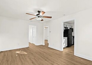 24266 Eureka Ave in Warren, MI - Building Photo - Building Photo