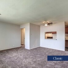 Kensington Square Apartments in Florissant, MO - Foto de edificio - Building Photo