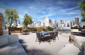535 W 43rd St in New York, NY - Building Photo - Building Photo