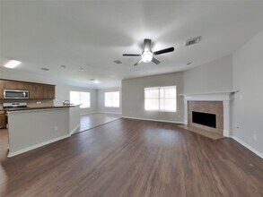 3126 Lake Breeze Ln in Crosby, TX - Building Photo - Building Photo