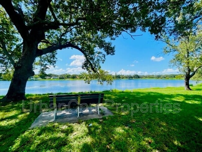 1525 5th St N in St. Petersburg, FL - Building Photo - Building Photo