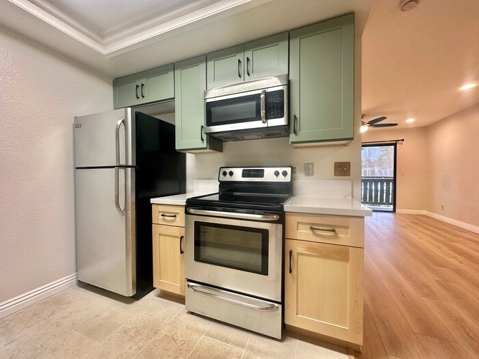 10232 Black Mountain Rd in San Diego, CA - Building Photo
