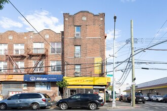 6223 8th Ave in Brooklyn, NY - Foto de edificio - Building Photo