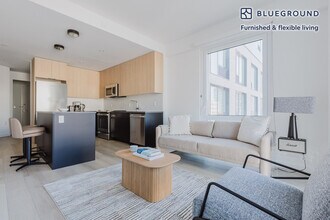 425 Summit Ave-Unit -FL7-ID1581 in Jersey City, NJ - Building Photo - Building Photo