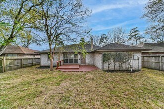 2511 Pine Cone Dr in Houston, TX - Foto de edificio - Building Photo