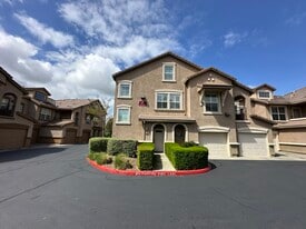 5350 Dunlay Dr, Unit 713 in Sacramento, CA - Building Photo