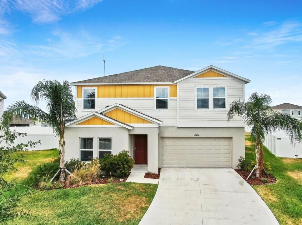 12724 Tannencrest Dr in Riverview, FL - Building Photo