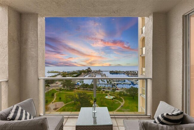 100 Beach Dr NE in St. Petersburg, FL - Building Photo - Building Photo