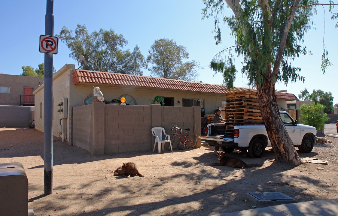 2752 E Marconi Ave in Phoenix, AZ - Building Photo