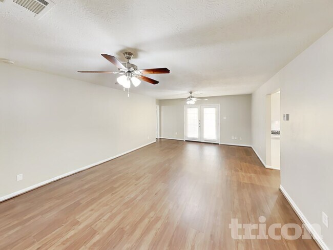 28707 Binefield St in Spring, TX - Foto de edificio - Building Photo