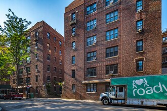 2 Grace Ct in Brooklyn, NY - Foto de edificio - Building Photo