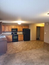 4241 Estate Dr S in Fargo, ND - Building Photo - Building Photo