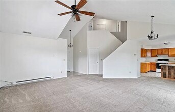 2012 Rolling Meadows Ln in Akron, OH - Building Photo - Building Photo