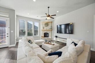 6800 Barolo Dr in Rowlett, TX - Foto de edificio - Building Photo