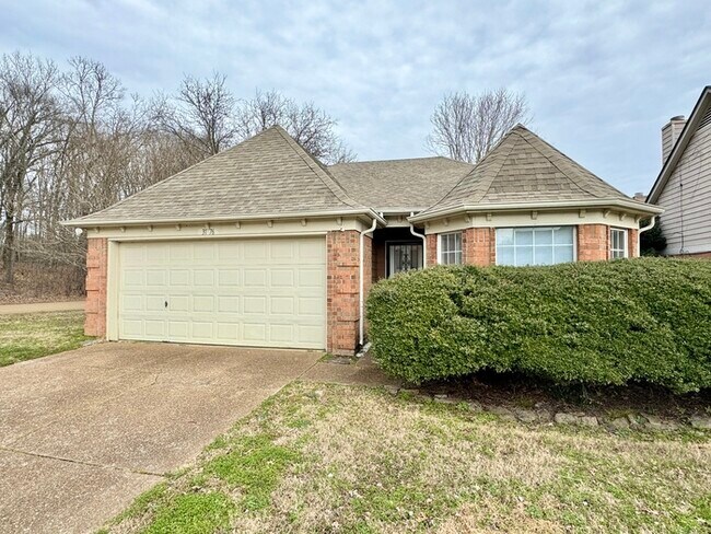 3176 Woodland Crest Dr in Lakeland, TN - Foto de edificio - Building Photo