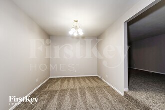 9846 Rivermont Dr in St. Louis, MO - Building Photo - Building Photo