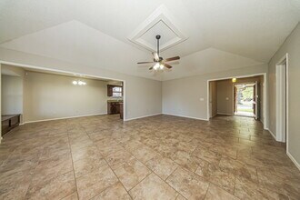 4109 Windward Way in Yukon, OK - Building Photo - Building Photo