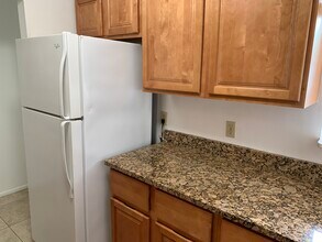 2908 Clark Rd, Unit 2 in Sarasota, FL - Building Photo - Building Photo