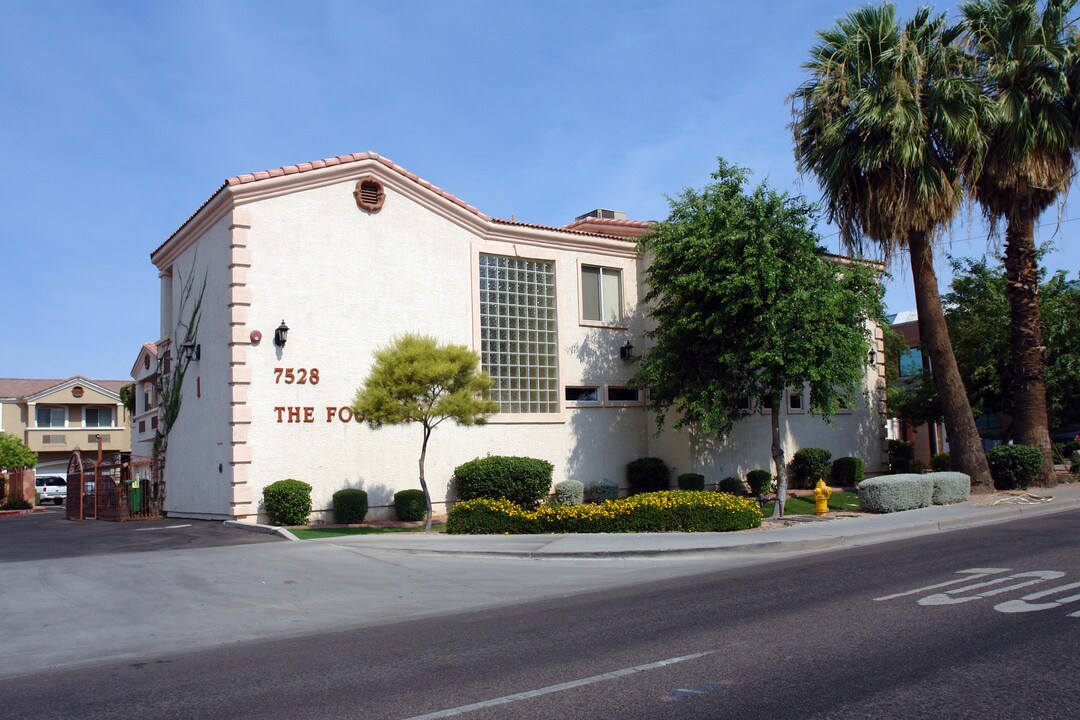 The Fountain in Phoenix, AZ - Building Photo