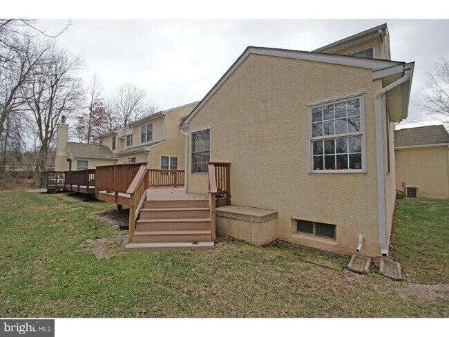 727 Locust Ln in Spring House, PA - Building Photo - Building Photo